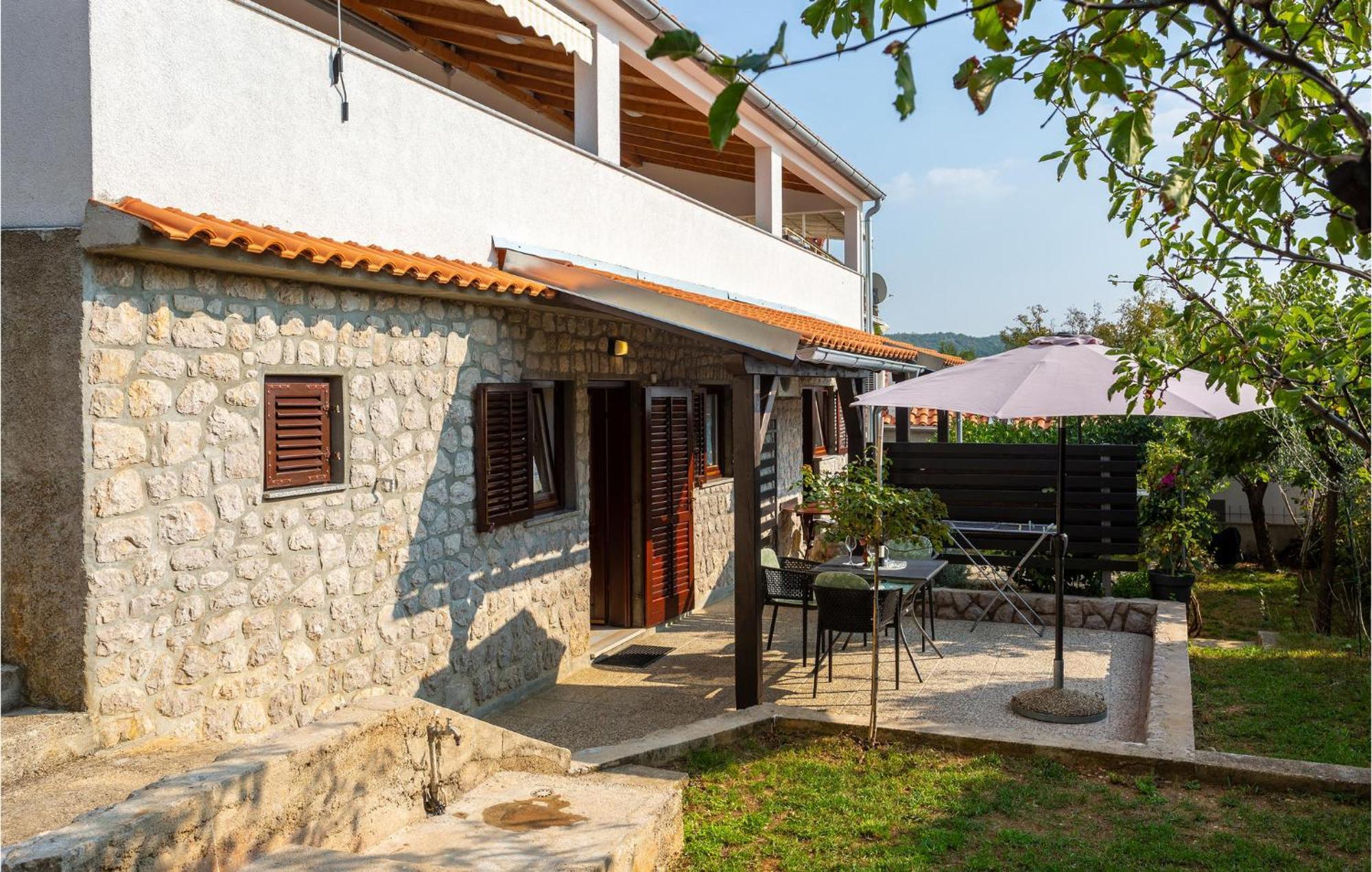 Nice Apartment In Omisalj With Wifi ภายนอก รูปภาพ