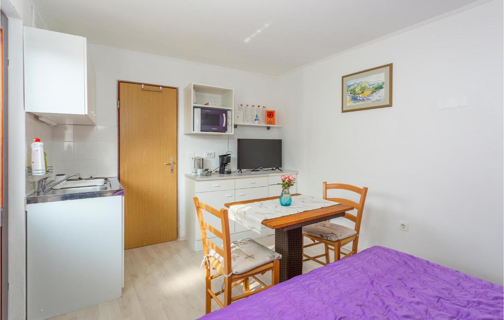 Nice Apartment In Omisalj With Wifi ภายนอก รูปภาพ